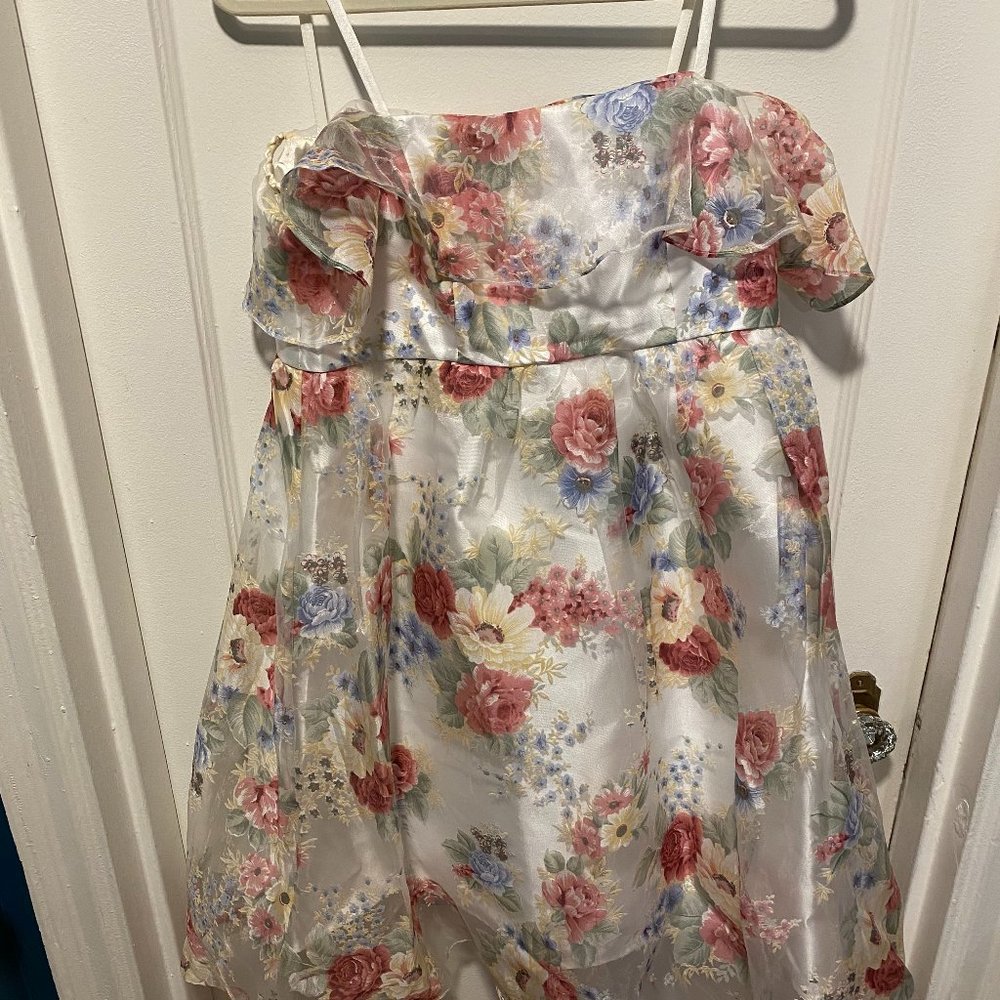 Chi Chi London Maternity Floral Dress - Picture 3 of 5